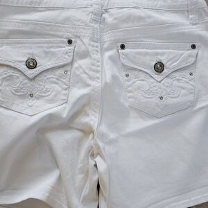 White Hydraulic shorts, Sz 16....NWOT